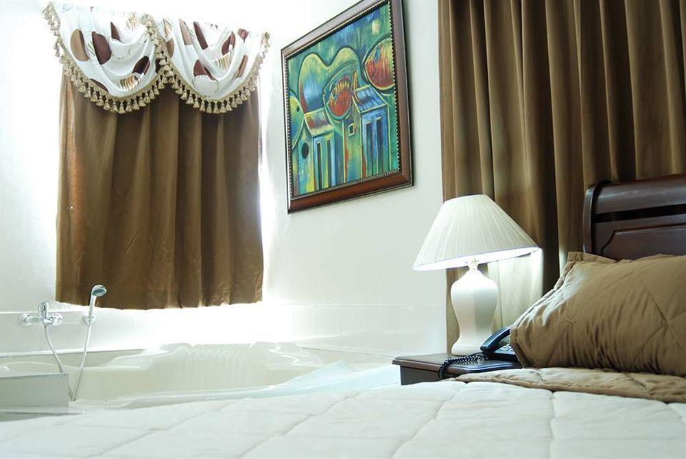 Hotel Luis V Santo Domingo Esterno foto
